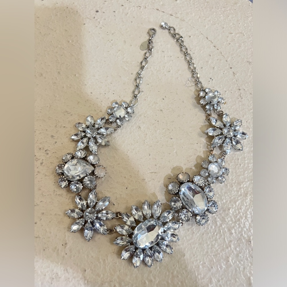 WHITE HOUSE BLACK MARKET‎ RHINESTONE NECKLAC